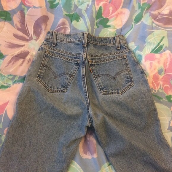 Vintage Levi's tapered jeans (24-25W, size XS/S) - Picture 4 of 16